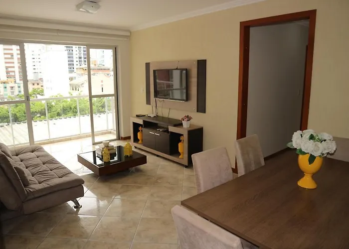 Amplo apto de 3 quartos prox. a praia central de Balneário Camboriú sc